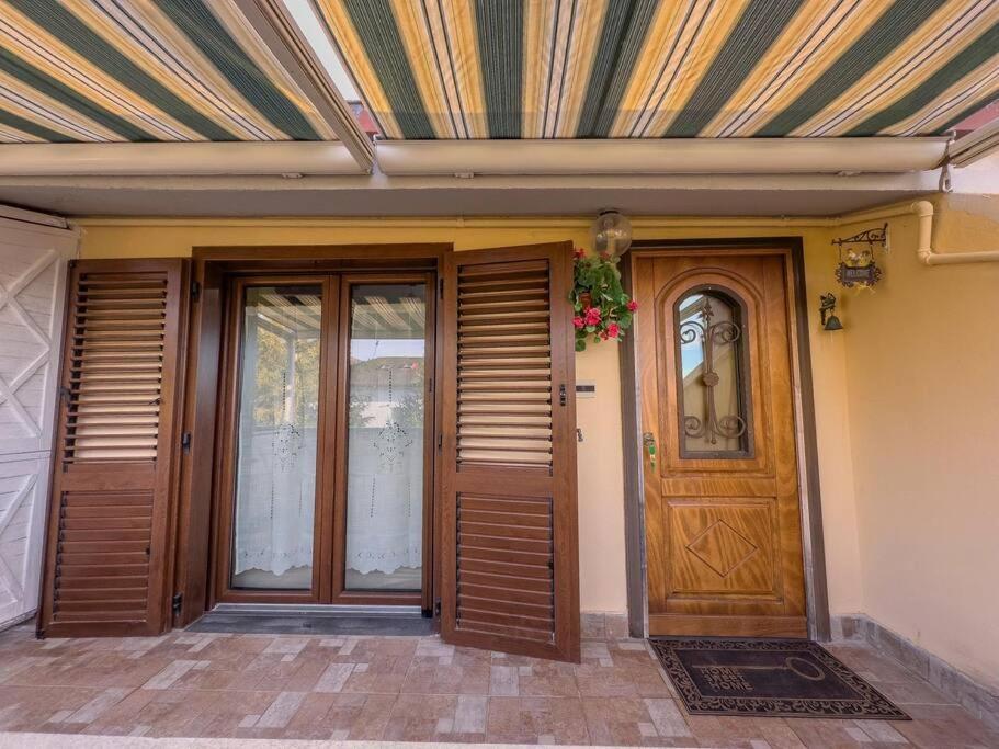 Free Parking La Bianca Neve Cottage كاستل دي سانجرو المظهر الخارجي الصورة